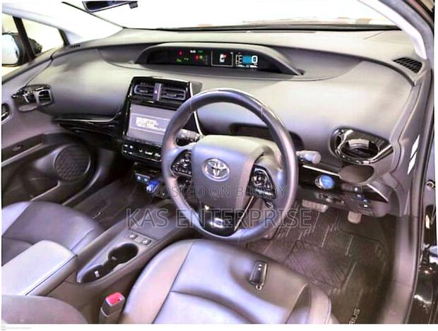 Toyota Prius S TOURING BLACK 4.5 2021