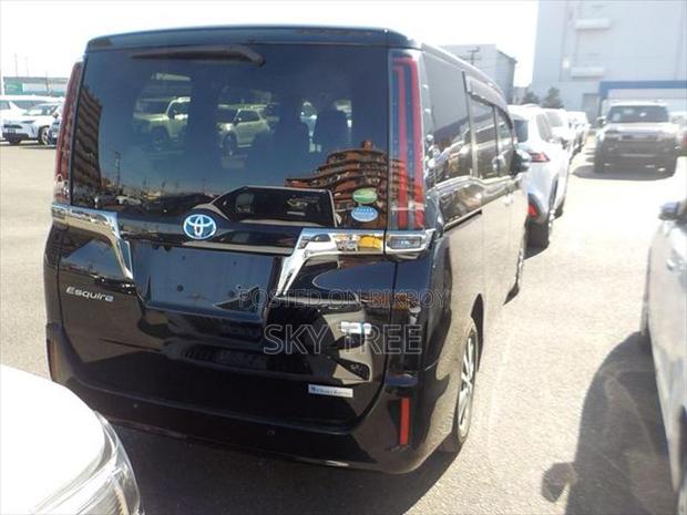 Toyota Esquire GI PREMIUM PKG 2020