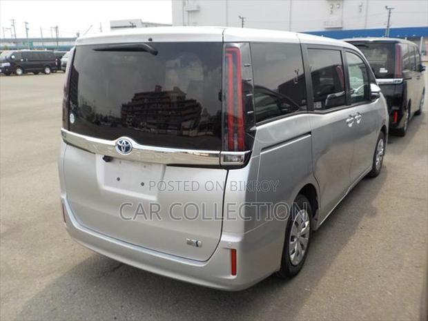 Toyota Noah X PKG, SILVER COLOR 2021