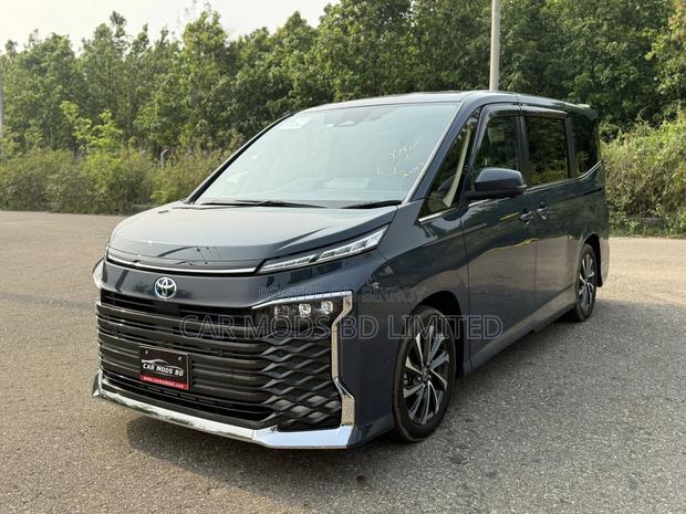 Toyota Voxy 2023 Gray
