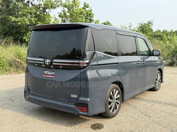 Toyota Voxy 2023 Gray