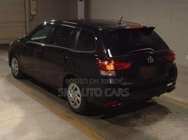 Toyota Fielder Hybrid EX Black 2021