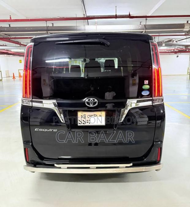 Toyota Esquire 2018 Black