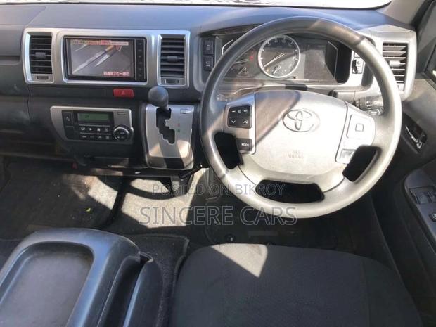 Toyota Hiace SUPER GL PUSH LED 2021