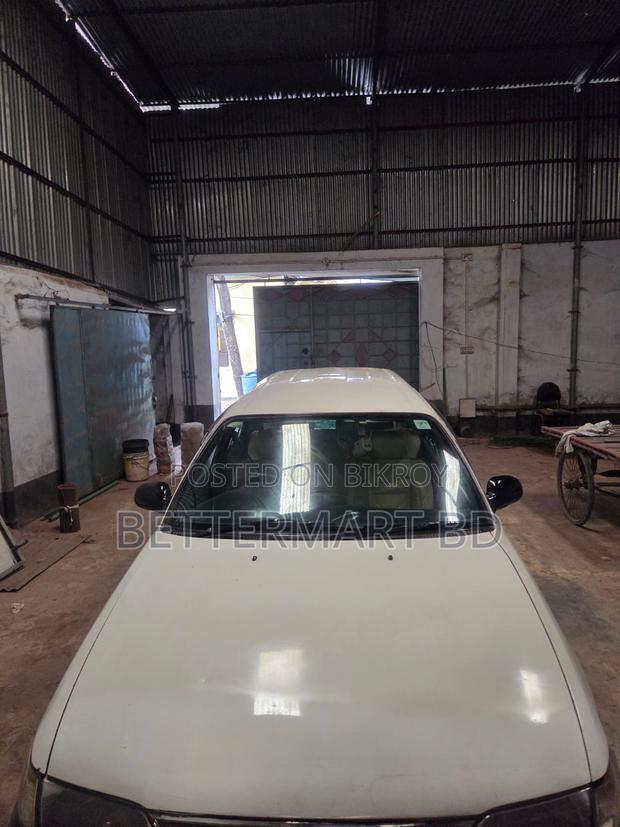 Toyota Corolla 1998 White