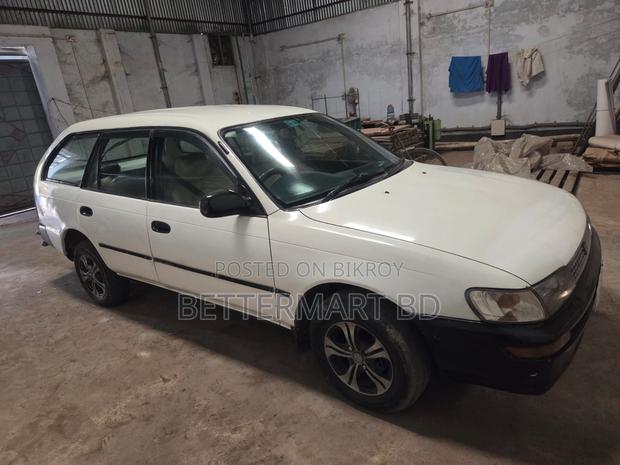 Toyota Corolla 1998 White