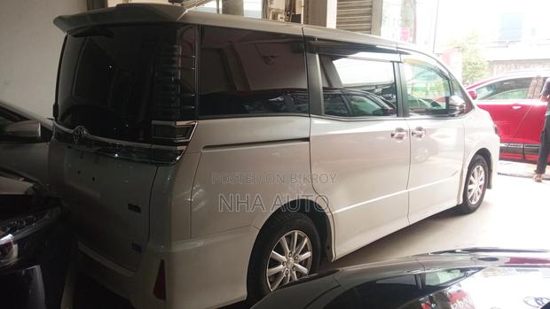 Toyota Voxy Kiramaki 2021