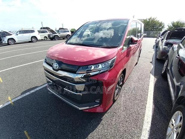 Toyota Noah Hybrid SZ Red Wine 2022