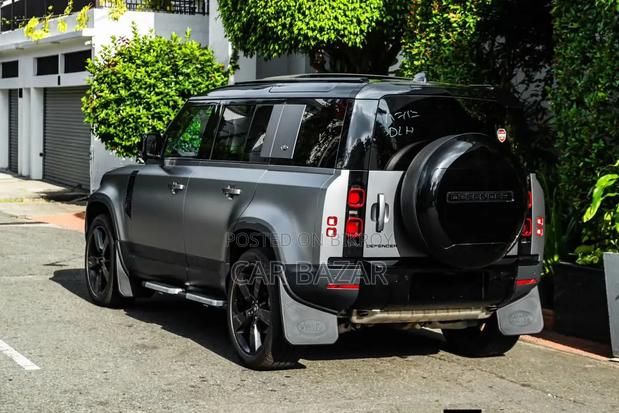 New Land Rover Defender 110 P300 S 2025 Gray