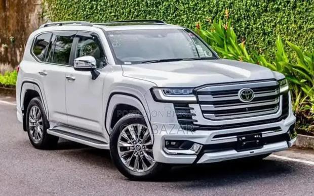 New Toyota Land Cruiser LC300 2024 White