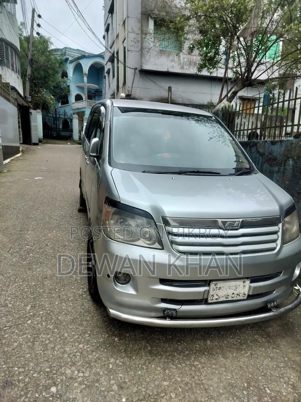 Toyota Noah 2.0 AWD (8 Seater) 2002 Silver