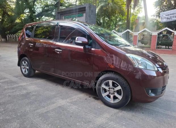 Toyota Passo Sette G 7Seater 2010