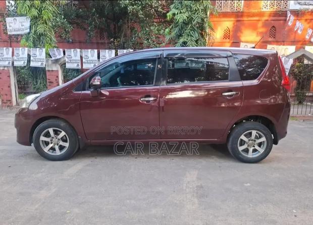 Toyota Passo Sette G 7Seater 2010