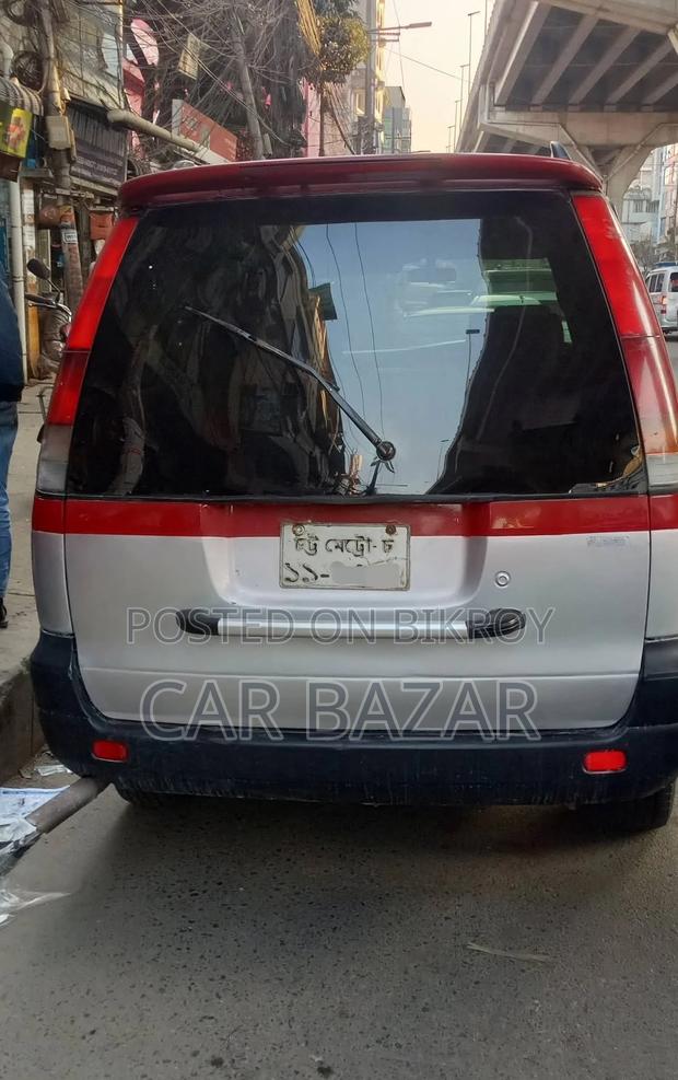 Toyota Noah Super Extra Limo 2001