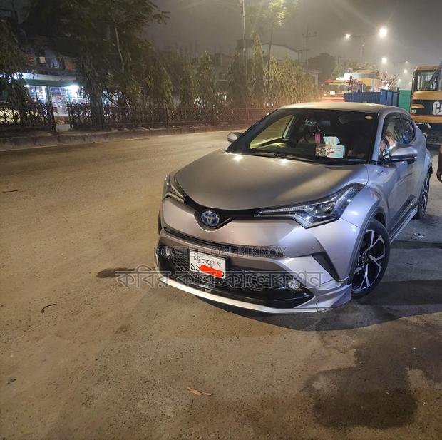 Toyota C-HR hybrid 2018