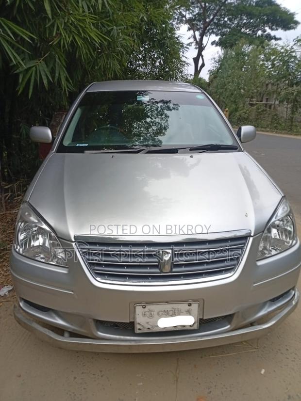 Toyota Premio silver 2004