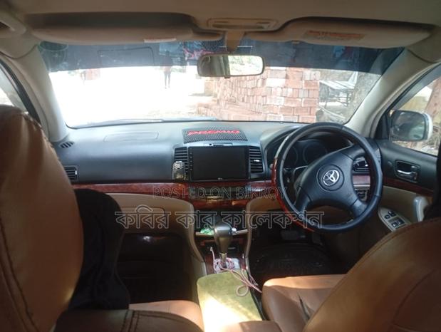 Toyota Premio silver 2004
