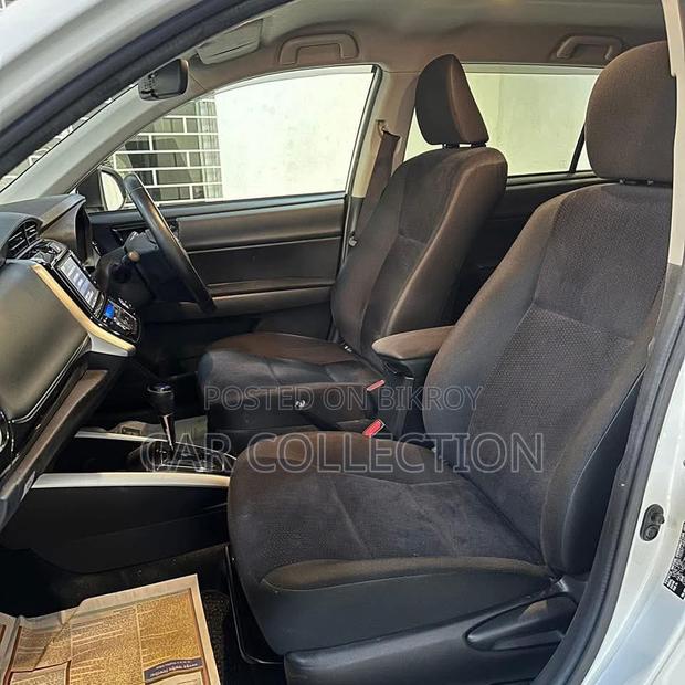 Toyota Fielder Ex Hybrid Silver 2021