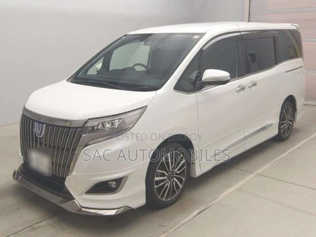 Toyota Esquire Gi premium PKG 2021