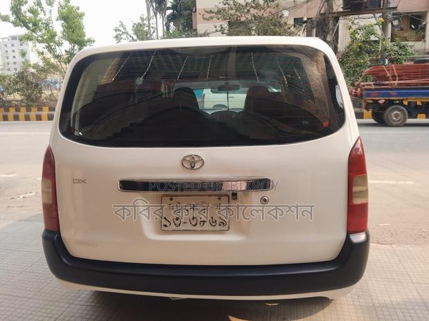 Toyota Probox dx 2011
