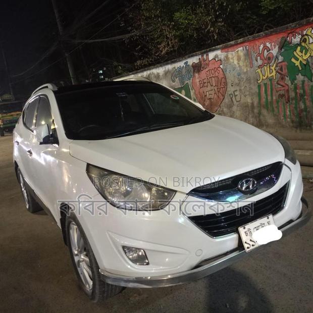 Hyundai Tucson sun roof 2011