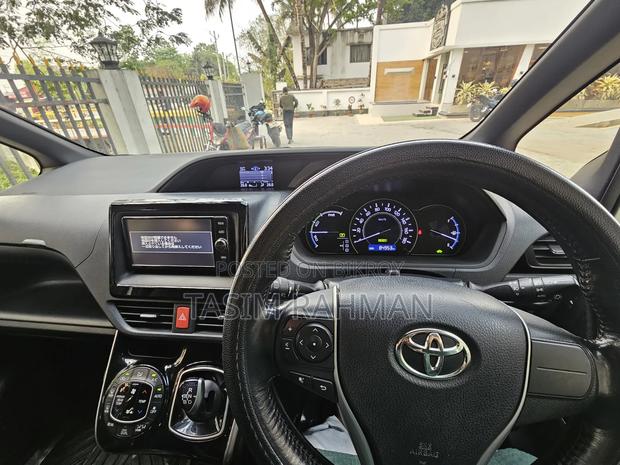 Toyota Noah 1.8 FWD Hybrid (7 Seater) 2018 Pearl