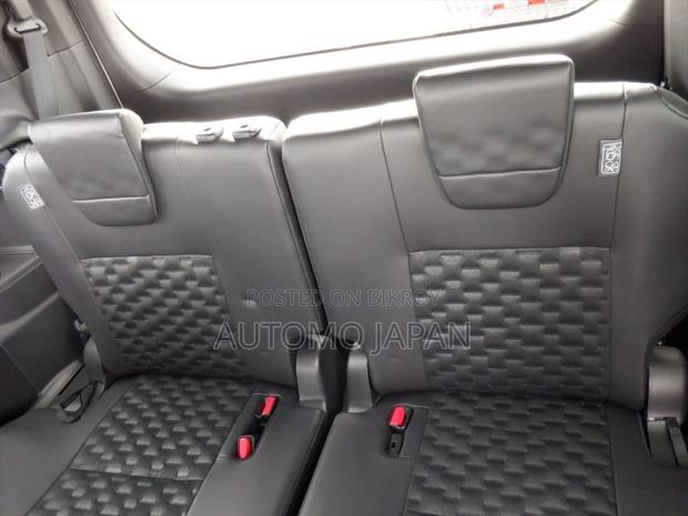 Toyota Voxy 2023