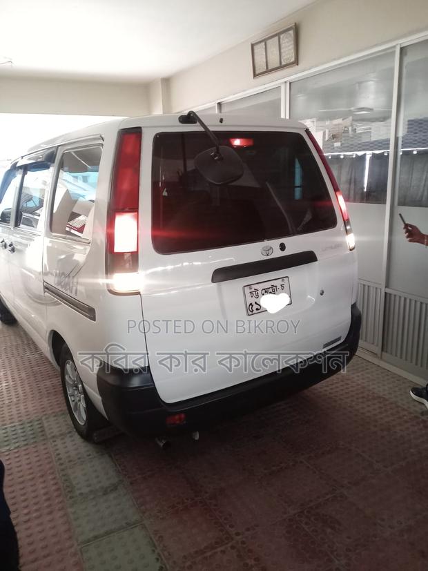 Toyota Noah kr42 2006