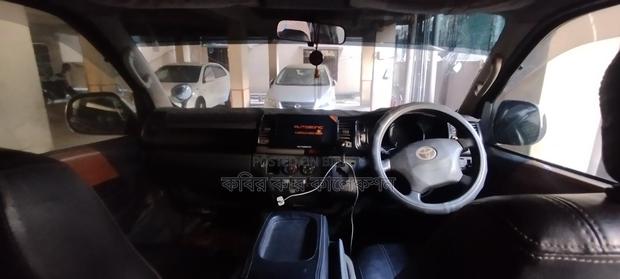 Toyota Hiace black 2007