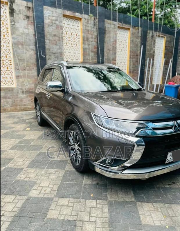 Mitsubishi Outlandar 7Seater Sunroof 2018