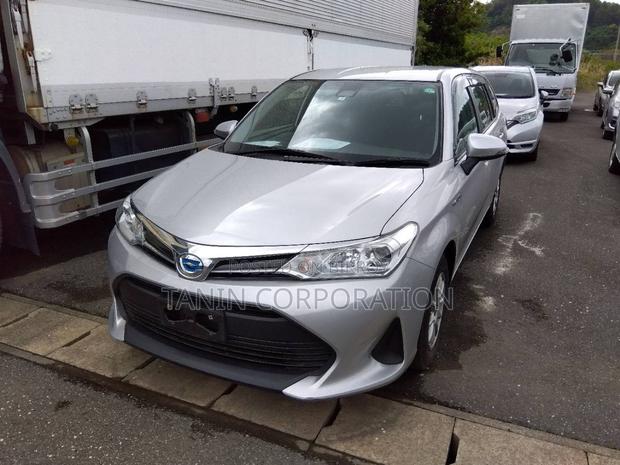 Toyota Fielder Hybrid EX 2020