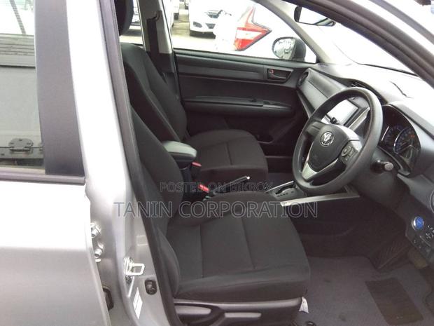 Toyota Fielder Hybrid EX 2020