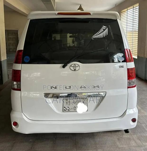 Toyota Noah X OVER FRESH 2006