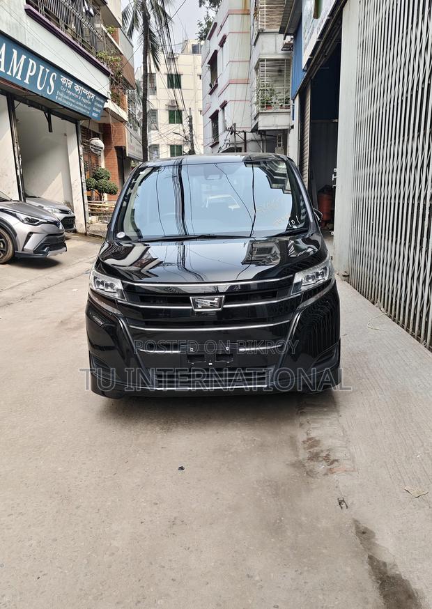 Toyota Noah X NON HYBRID KEY.. 2020