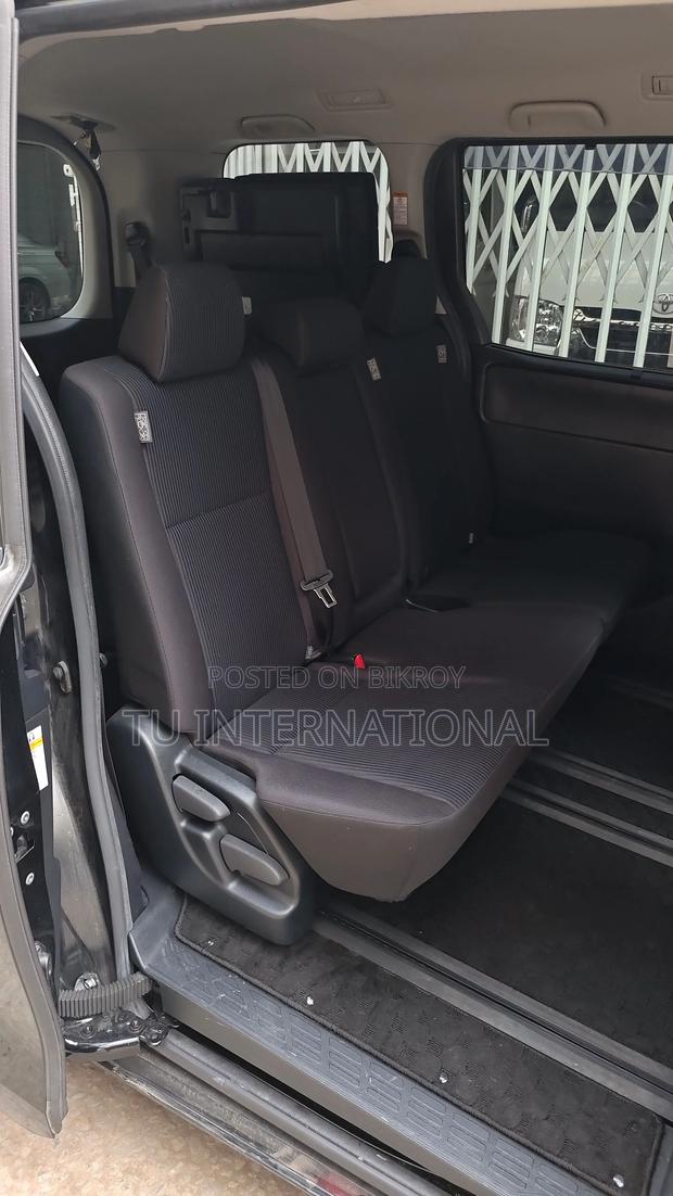 Toyota Noah X NON HYBRID KEY.. 2020