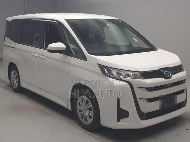 Toyota Noah 2022 Pearl