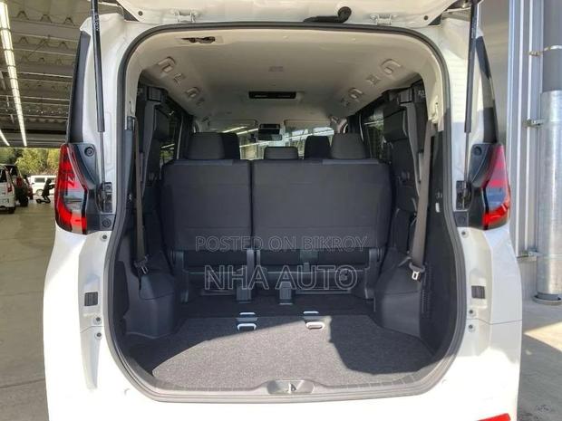 Toyota Noah 2022 Pearl