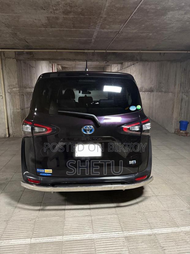 Toyota Sienta 2018 Purple