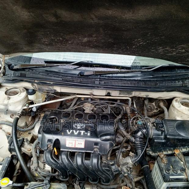 Toyota Corolla Sedan Automatic 2004 White
