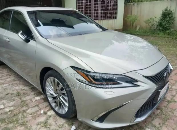 Lexus ES 300H Luxury FWD 2019 Beige