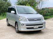Toyota Noah 2.0 AWD (8 Seater) 2005 Silver for sale