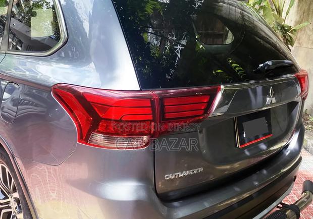 Mitsubishi Outlander 2018 Gray