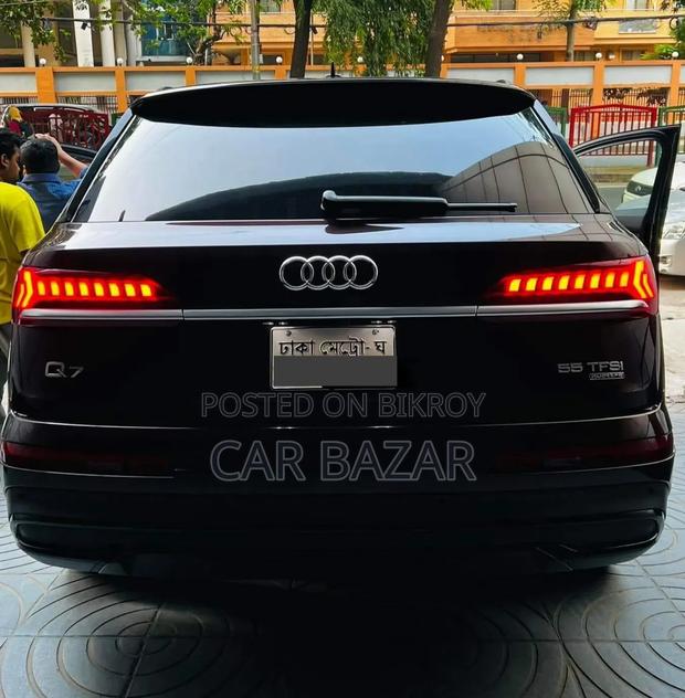 Audi Q7 Premium Plus 2021 Maroon