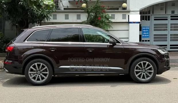 Audi Q7 Premium Plus 2021 Maroon