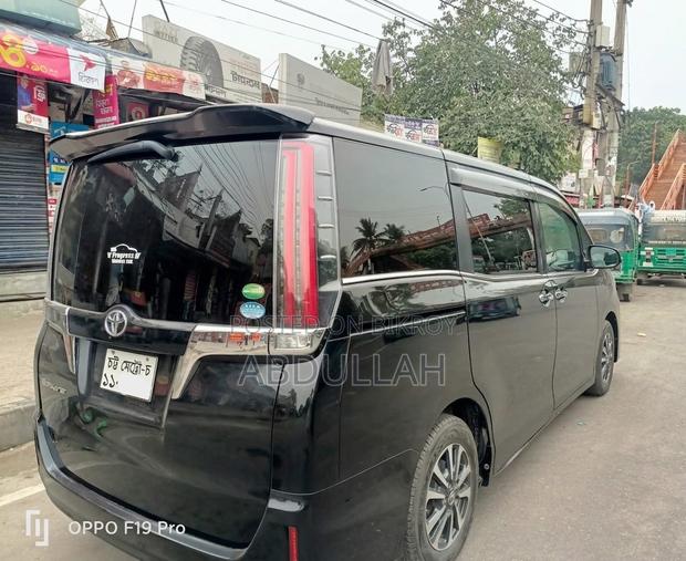 Toyota Esquire 2.0 FWD (8 Seater) 2019 Black