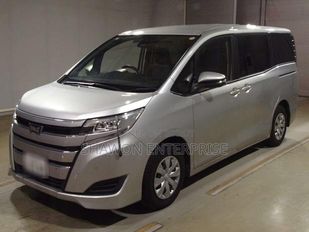 Toyota Noah 2021 Silver