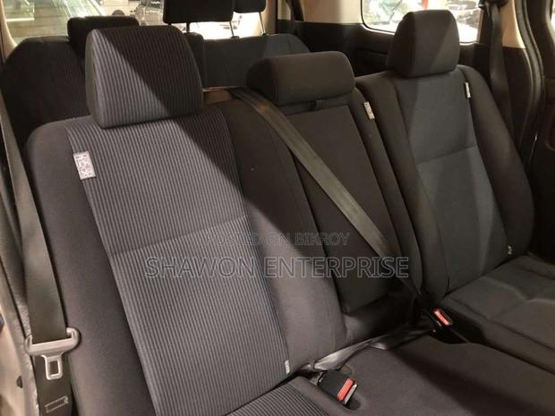 Toyota Noah 2021 Silver