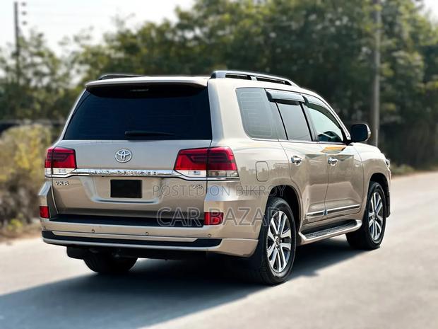 Toyota Land Cruiser 4.5 V8 VXR 2020 Gold