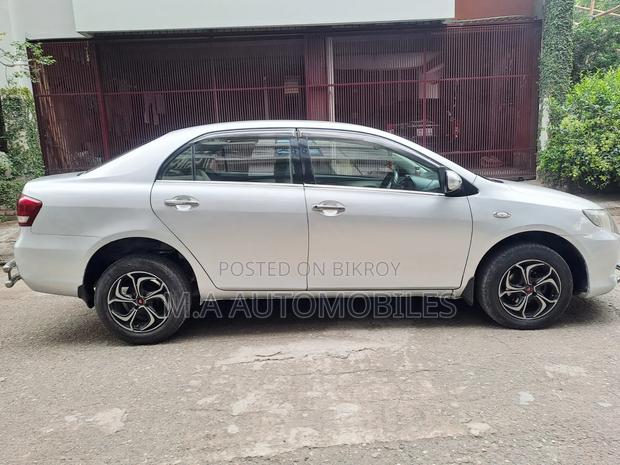 Toyota Axio 2010 Silver