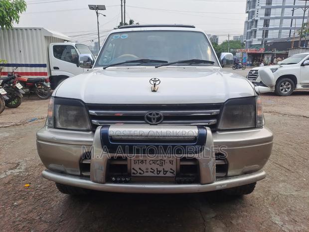 Toyota Land Cruiser Cygnus 4.7 2000 White
